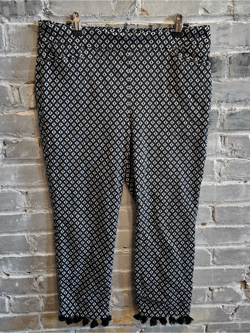 Chico's Geometric Diamond Print Crop Pants Tassel Hem Size 1 / US 8